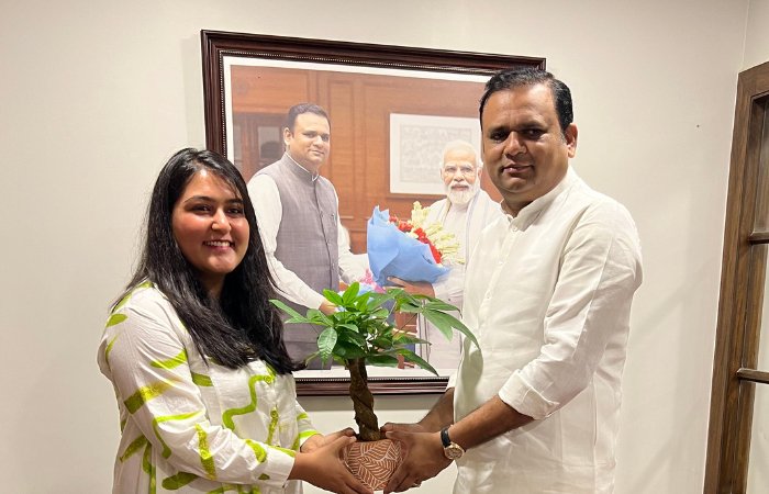 Brown Living associates with the Hon. Speaker of Maharashtra Legislative Assembly, Shri Rahul Narwekar Ji to empower artisans - Brown Living™