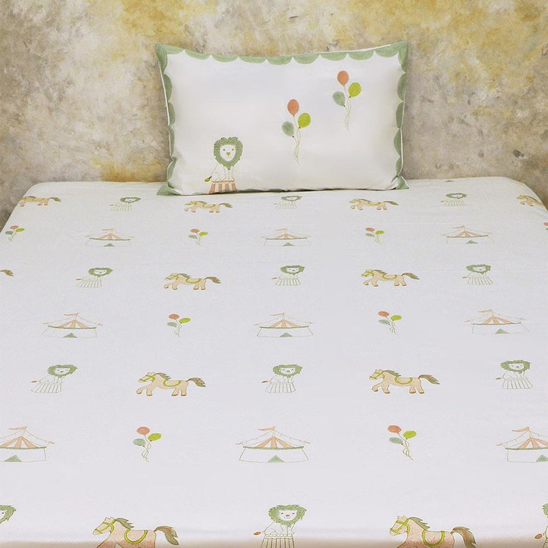 Buy Bed Set - I Am Going To The Circus - Peach | Shop Verified Sustainable Bed Linens on Brown Living™