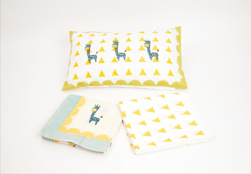 Buy Bed Set - My Best Friend Gira The Giraffe - Teal | Shop Verified Sustainable Bed Linens on Brown Living™