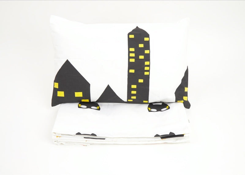 Buy Bed Set - Superbaby Flies Over Town | Shop Verified Sustainable Bed Linens on Brown Living™