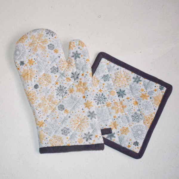 Buy Cotton Oven Mitts & Pot Holder Set | Shop Verified Sustainable Kitchen Linens on Brown Living™