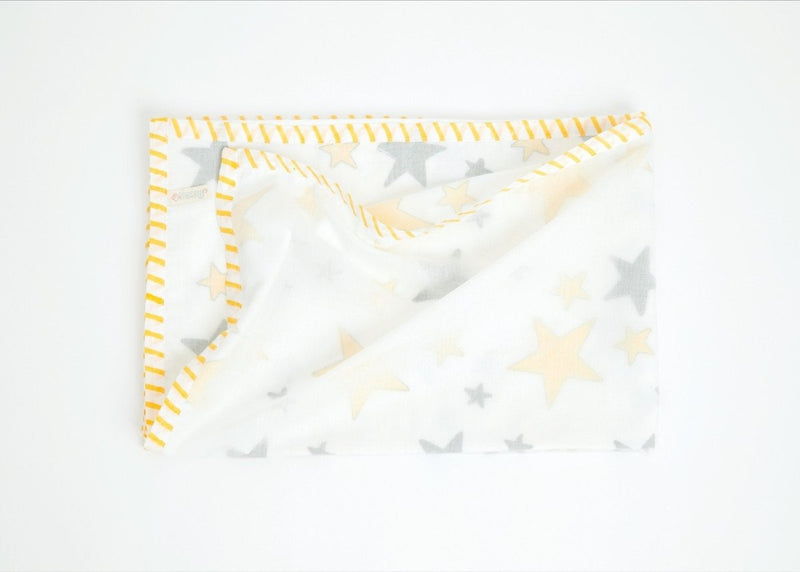 Buy Dohar - Superbaby Flies Over Town | Shop Verified Sustainable Bed Linens on Brown Living™