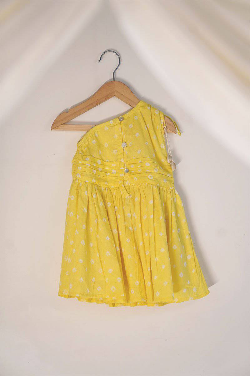 Buy Head Over Heels' One Shoulder Bandhani Girls Dress In Yellow | Shop Verified Sustainable Kids Frocks & Dresses on Brown Living™