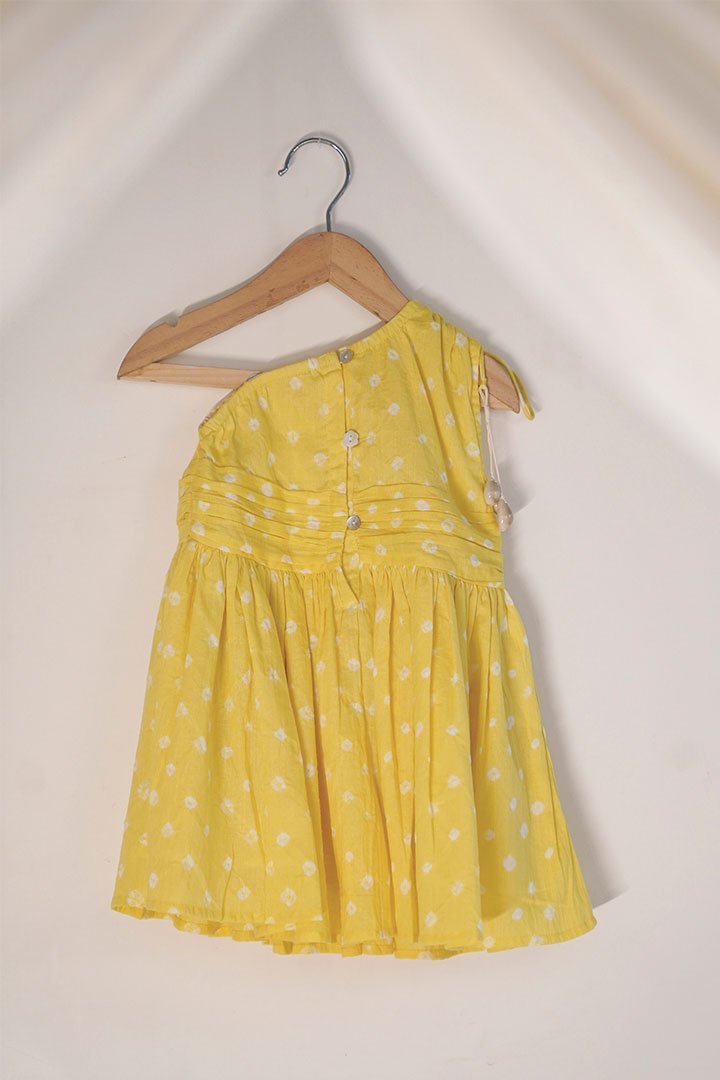 Buy Head Over Heels' One Shoulder Bandhani Girls Dress In Yellow | Shop Verified Sustainable Kids Frocks & Dresses on Brown Living™