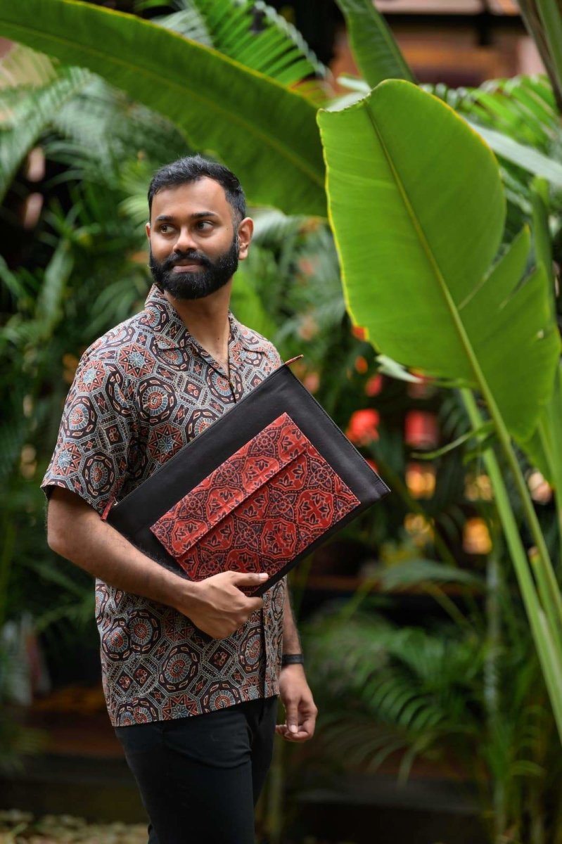 Buy Sharya Laptop Sleeve Print | Shop Verified Sustainable Laptop Sleeve on Brown Living™