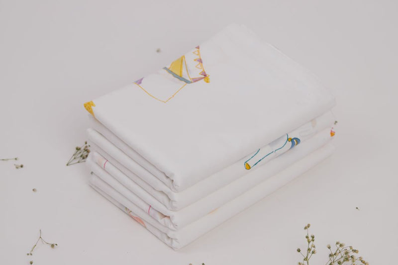 Buy Sheet - I Am Going To The Circus - Peach | Shop Verified Sustainable Bed Linens on Brown Living™