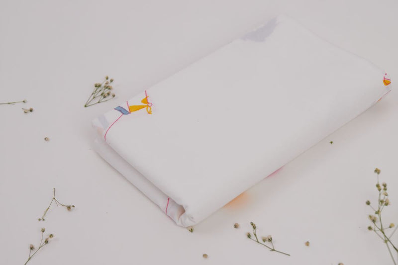 Buy Sheet - I Am Going To The Circus - Pink | Shop Verified Sustainable Bed Linens on Brown Living™